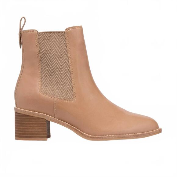 FRANKIE4 Shoes - NEW FRANKIE4 women's liberty bootie in biscuit